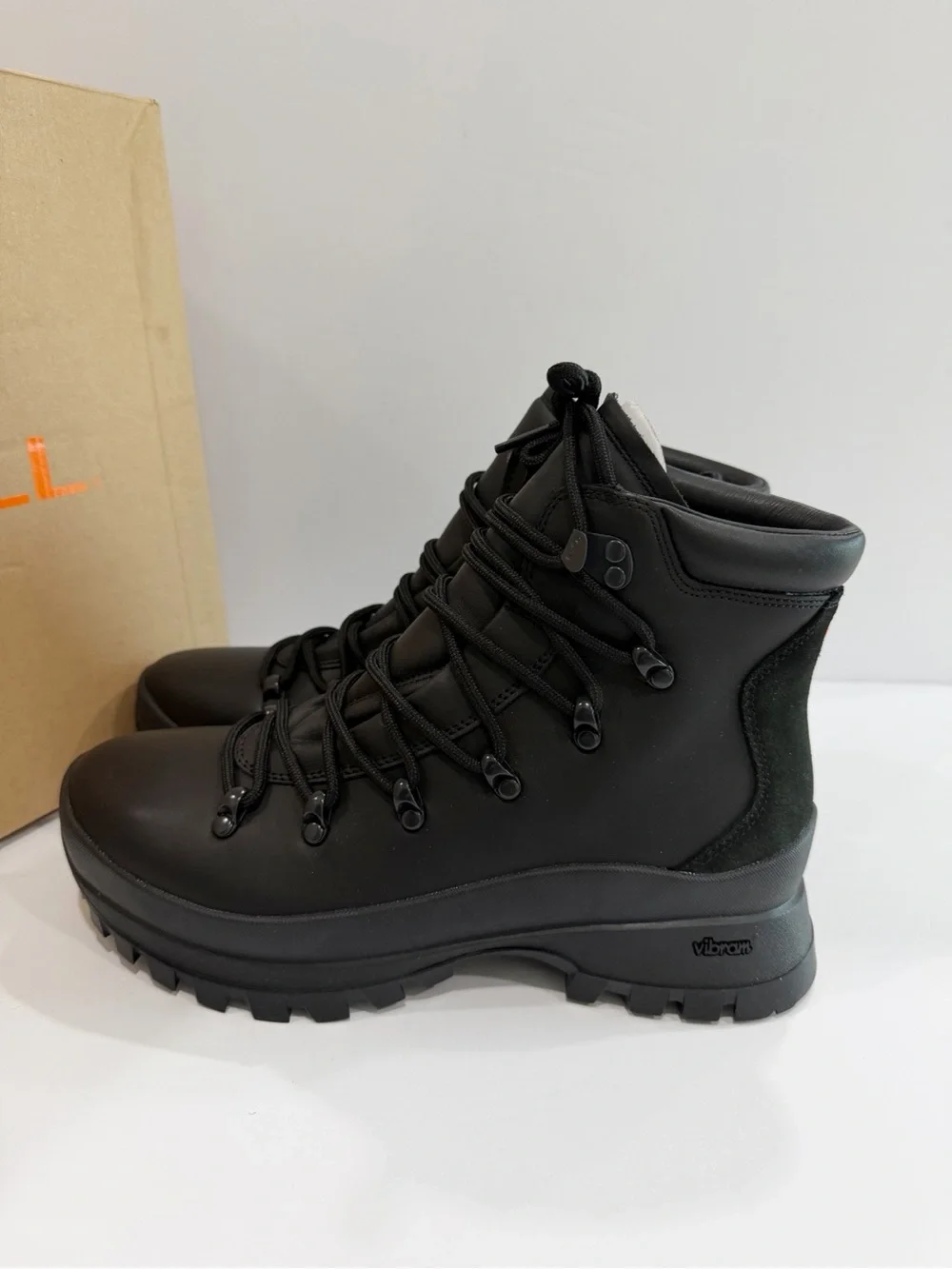 Merrell Women's Bristol Mid Leather Ankle Boots
